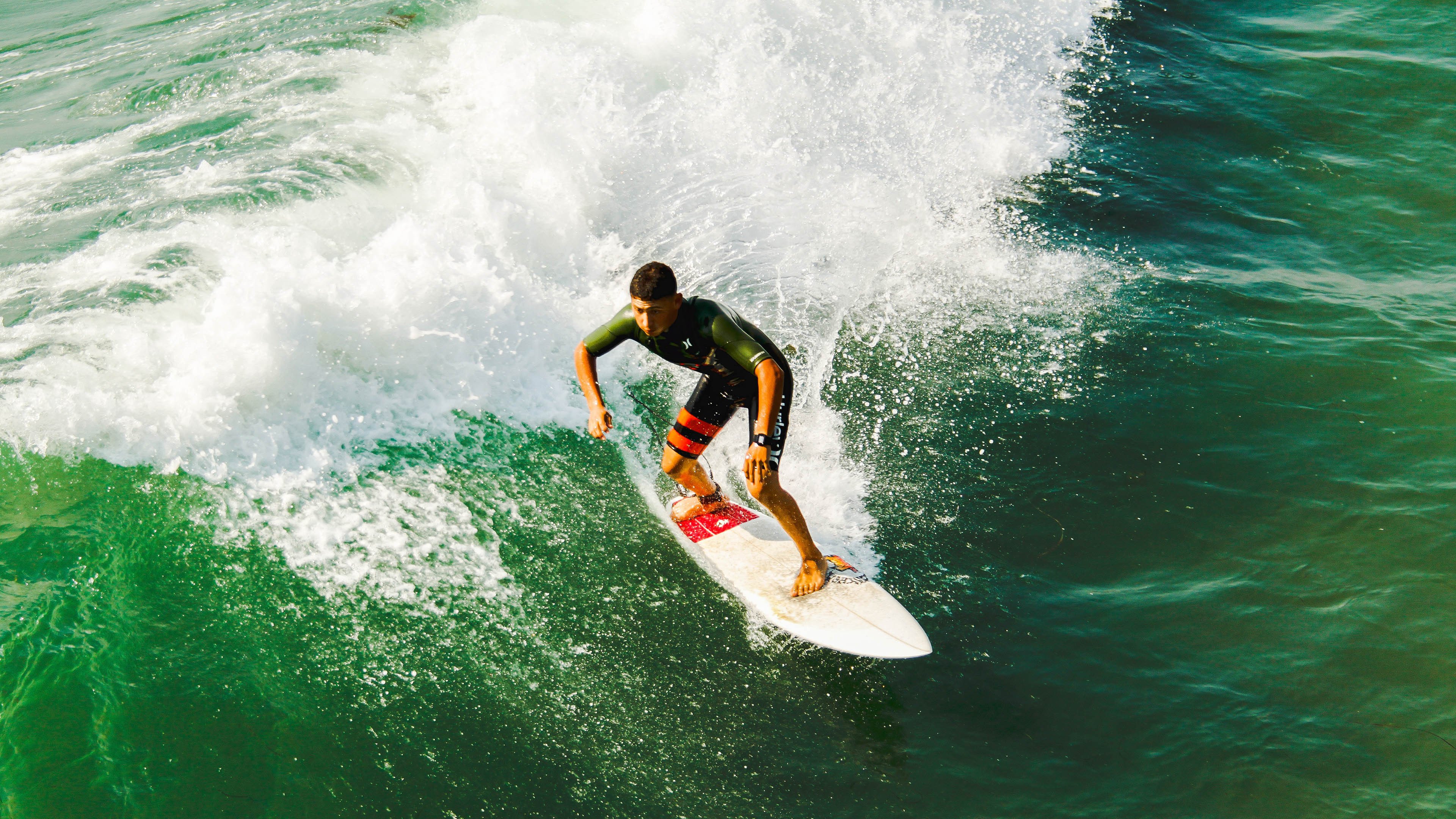 PSG防守强硬，海湾者进攻受限