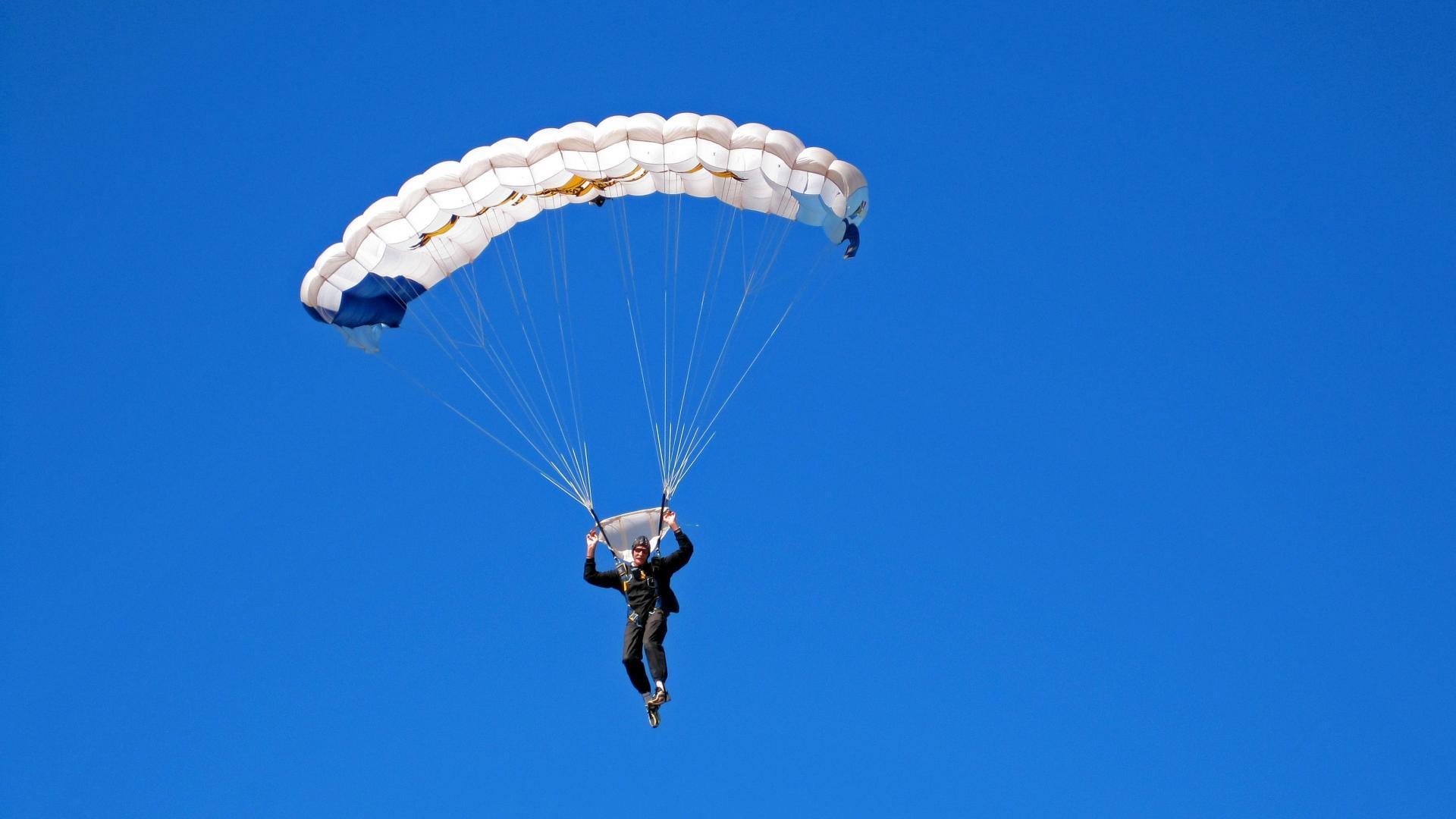 【赛场魅力】棒球场上的战术和技巧揭秘，棒球场视频